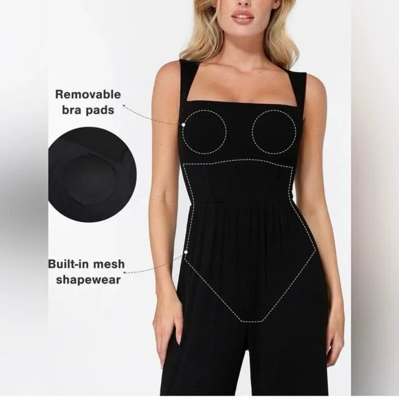 Elegant Black Jumpsuit - Picture 3 of 7